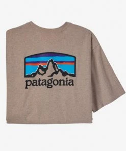 Patagonia Men's Fitz Roy Horizons Responsibili-Tee® - Spring 2022 5 Patagonia Men's Fitz Roy Horizons Responsibili-Tee® - Spring 2022