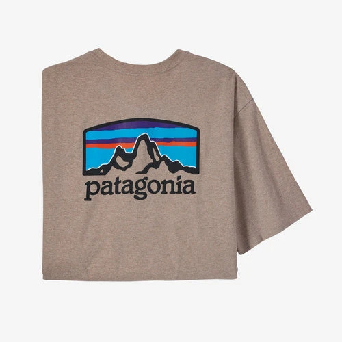 Patagonia Men's Fitz Roy Horizons Responsibili-Tee® - Spring 2022 4 Patagonia Men's Fitz Roy Horizons Responsibili-Tee® - Spring 2022
